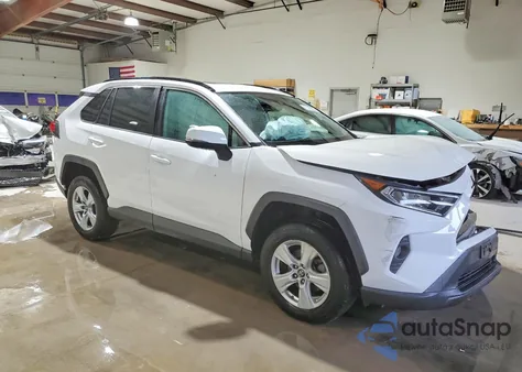 2019 Toyota Rav4 Xle z USA, uszkodzony, nr VIN 2T3W1RFV9KC009312